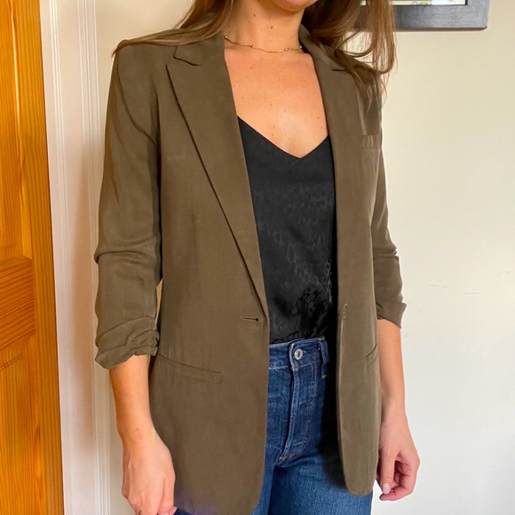 3 Quarter Sleeve Blazer - Picture 2 of 9